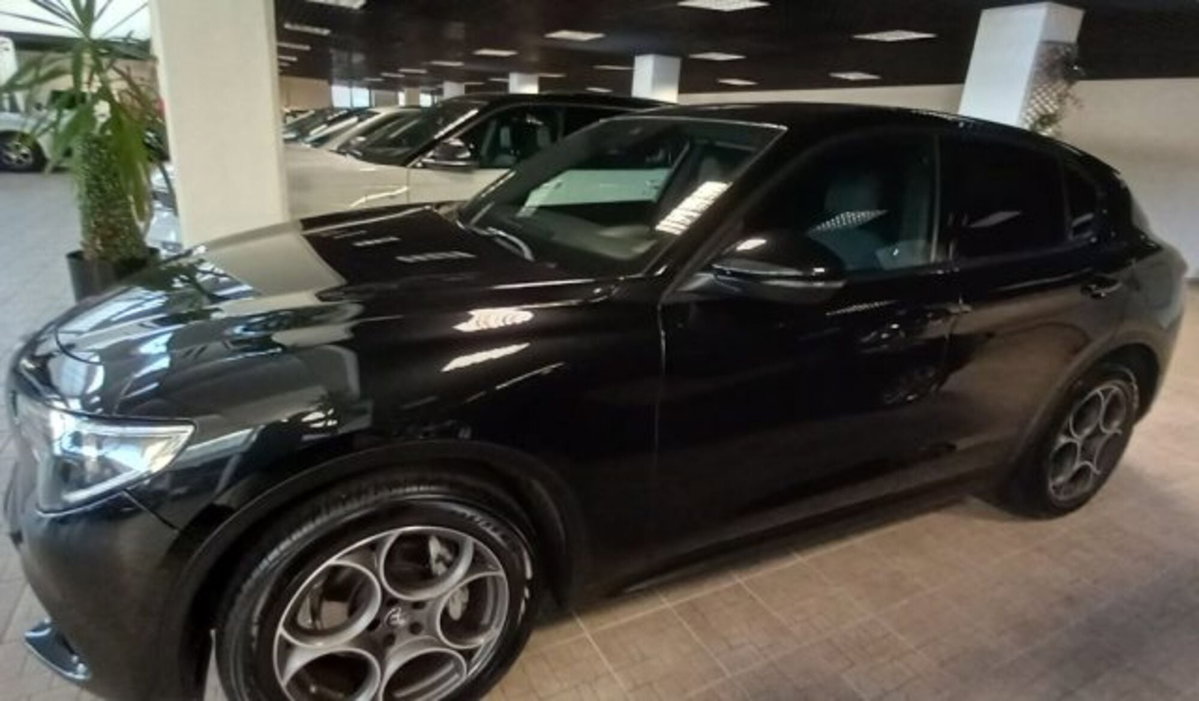 Alfa Romeo Stelvio Stelvio 2.2 Turbodiesel 190 CV AT8 Q4 Sprint (2)