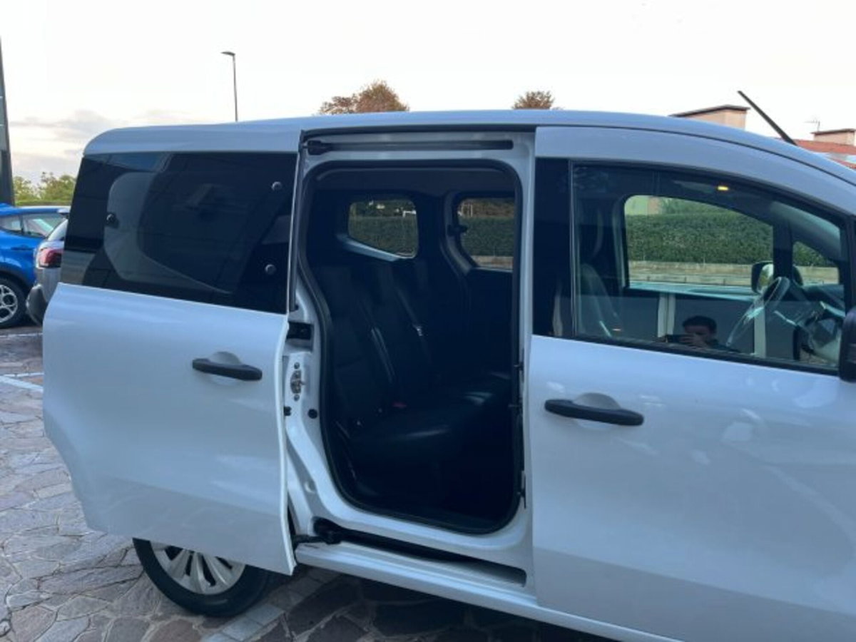 Renault Kangoo 1.3 tce Authentic 100cv (13)