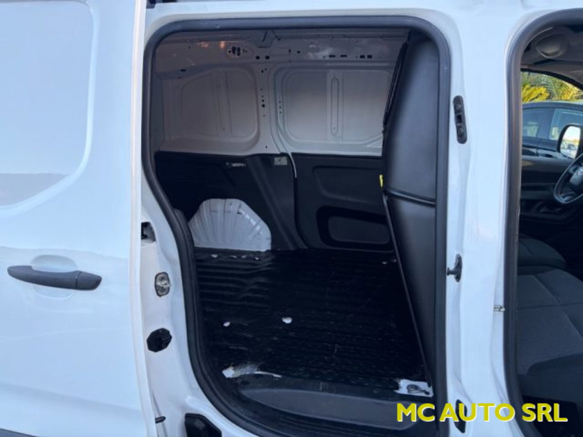 Toyota Proace City City 1.5D 130 CV S&S PC 4p. Ground (11)