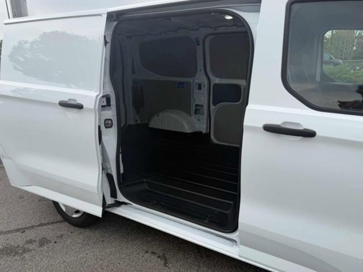 Ford Transit Custom Furgone 280 2.0 ecoblue 136cv Trend L1H1 A8 (11)