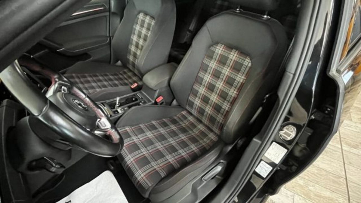 Volkswagen Golf GTI Performance 2.0 245 CV TSI DSG 5p. BMT (8)