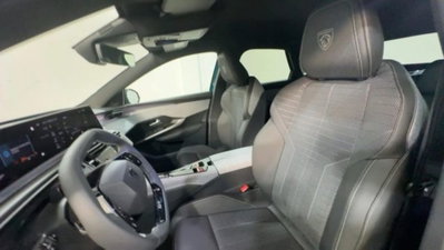 Peugeot 3008 1.2 hybrid 48V GT 136cv e-dcs6 (12)