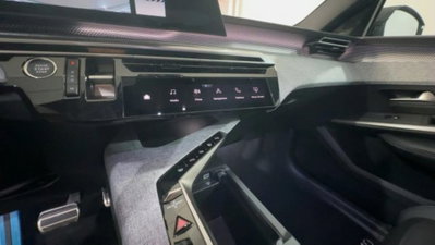 Peugeot 3008 1.2 hybrid 48V GT 136cv e-dcs6 (15)