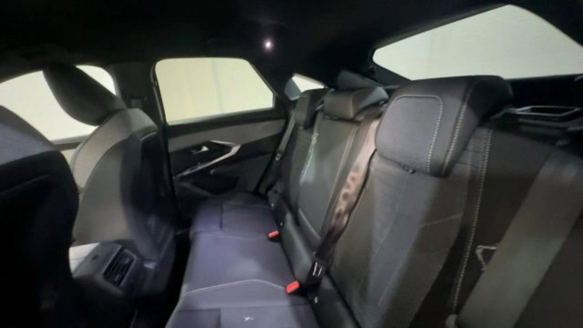 Peugeot 3008 1.2 hybrid 48V GT 136cv e-dcs6 (20)