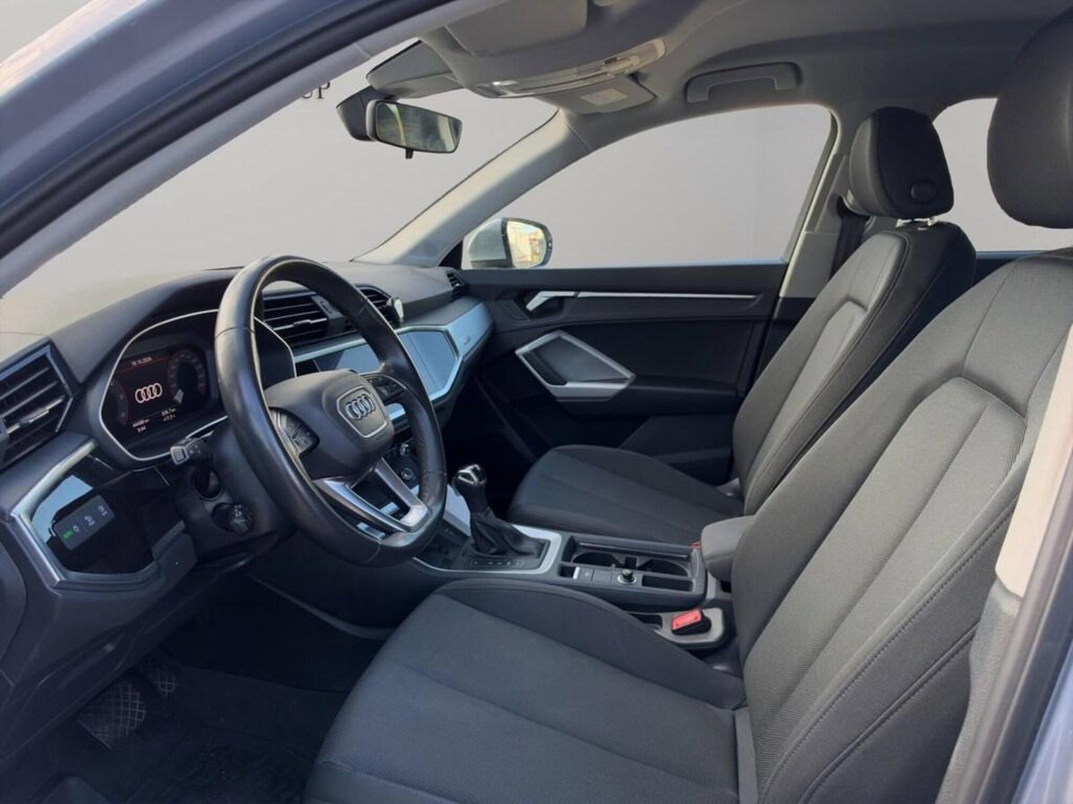 Audi Q3 35 TDI quattro S tronic Business (14)