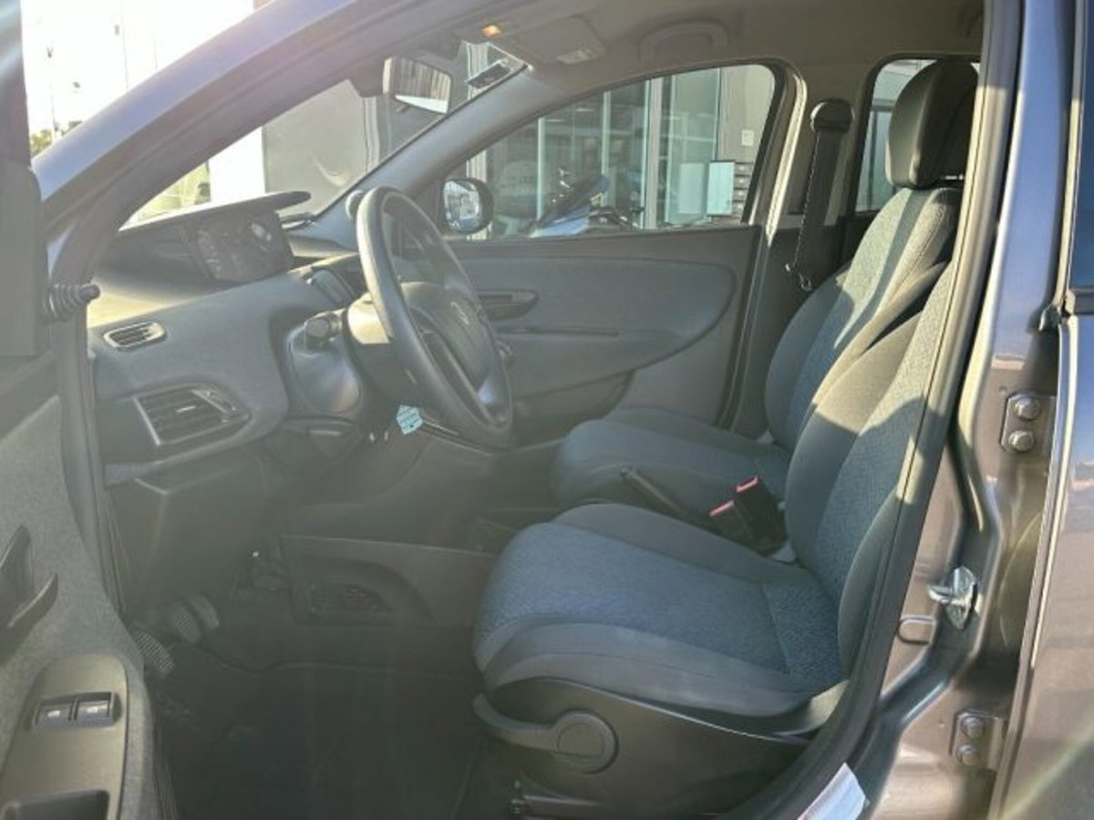Lancia Ypsilon 1.0 FireFly 5 porte S&S Hybrid Ecochic Silver (12)
