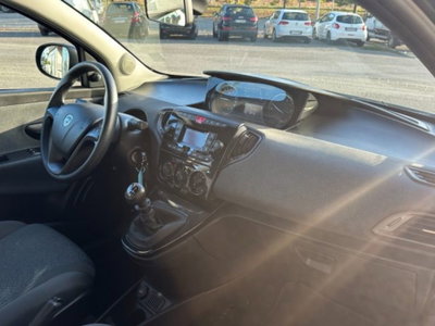 Lancia Ypsilon 1.0 FireFly 5 porte S&S Hybrid Ecochic Silver (13)