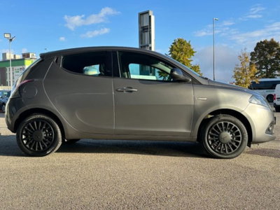 Lancia Ypsilon 1.0 FireFly 5 porte S&S Hybrid Ecochic Silver (7)