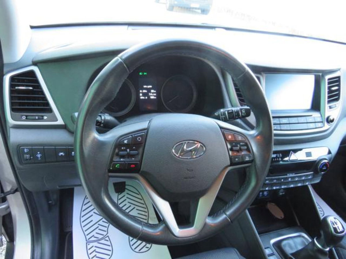 Hyundai Tucson 1.7 CRDi XPossible (11)