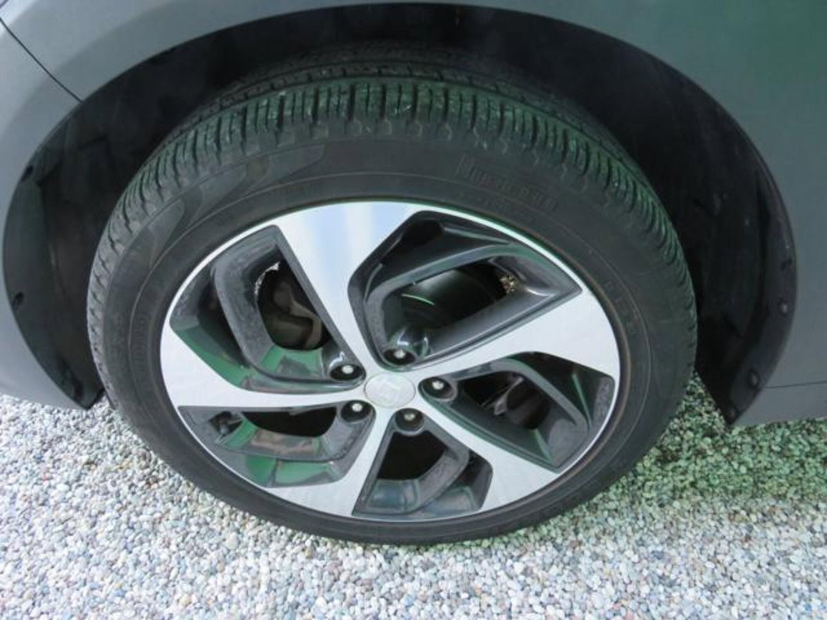 Hyundai Tucson 1.7 CRDi XPossible (5)
