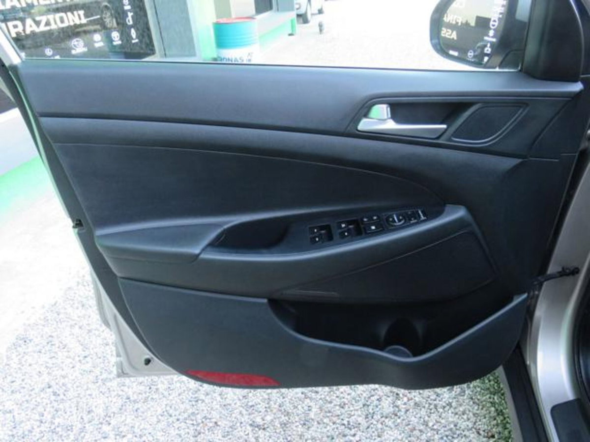 Hyundai Tucson 1.7 CRDi XPossible (8)