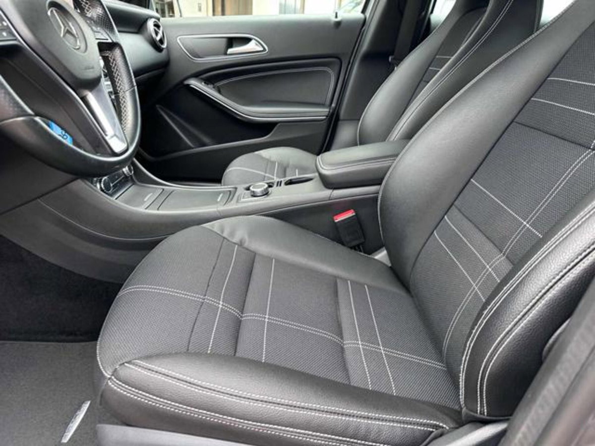 Mercedes-Benz Classe A 250 Automatic Sport (11)