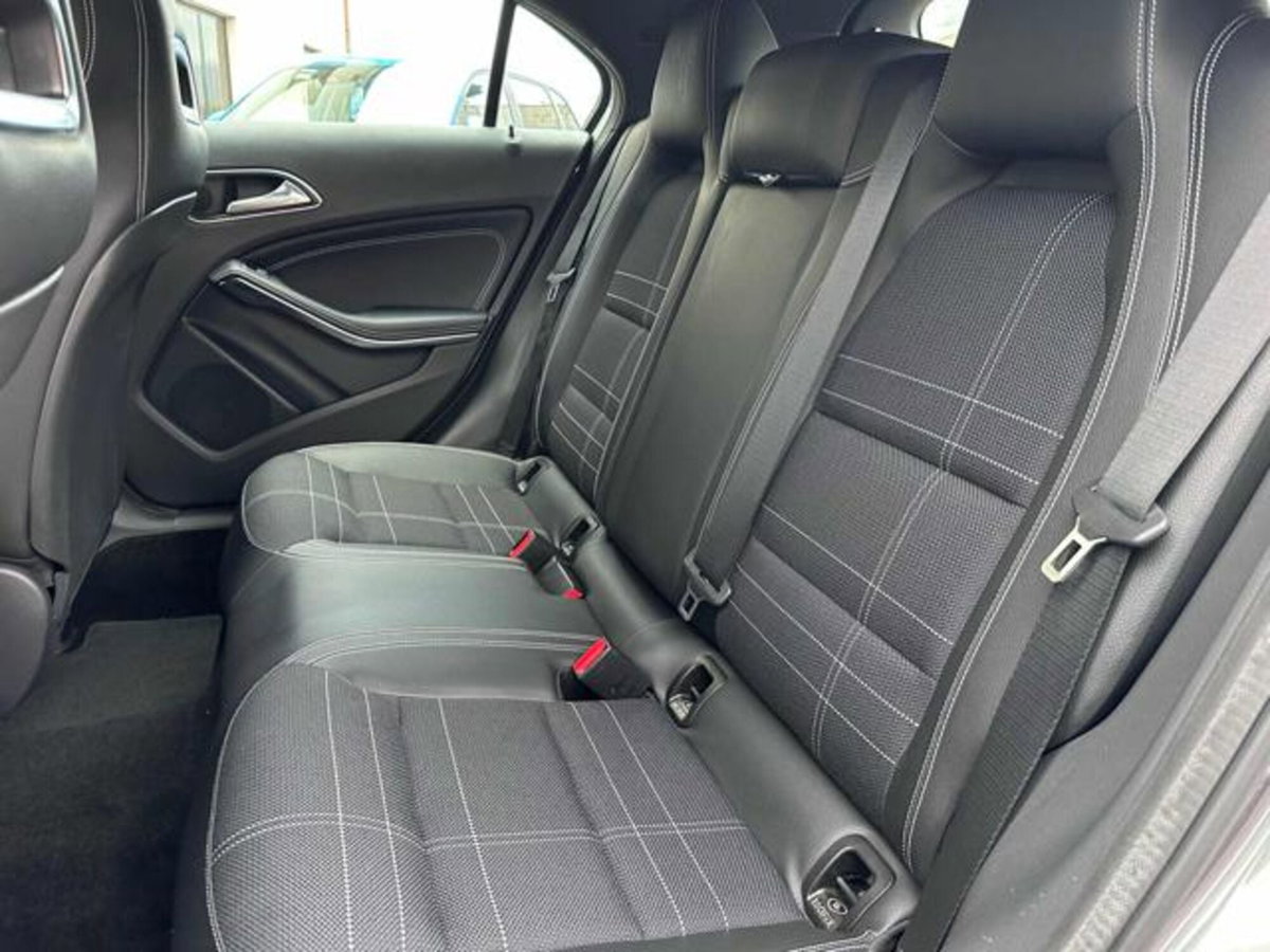 Mercedes-Benz Classe A 250 Automatic Sport (12)