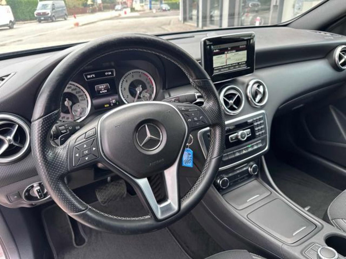Mercedes-Benz Classe A 250 Automatic Sport (15)