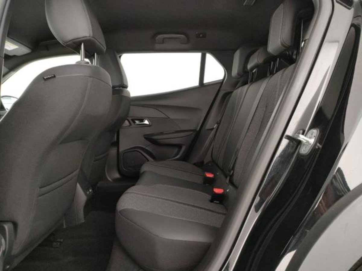 Peugeot 2008 PureTech 100 S&S Allure (17)