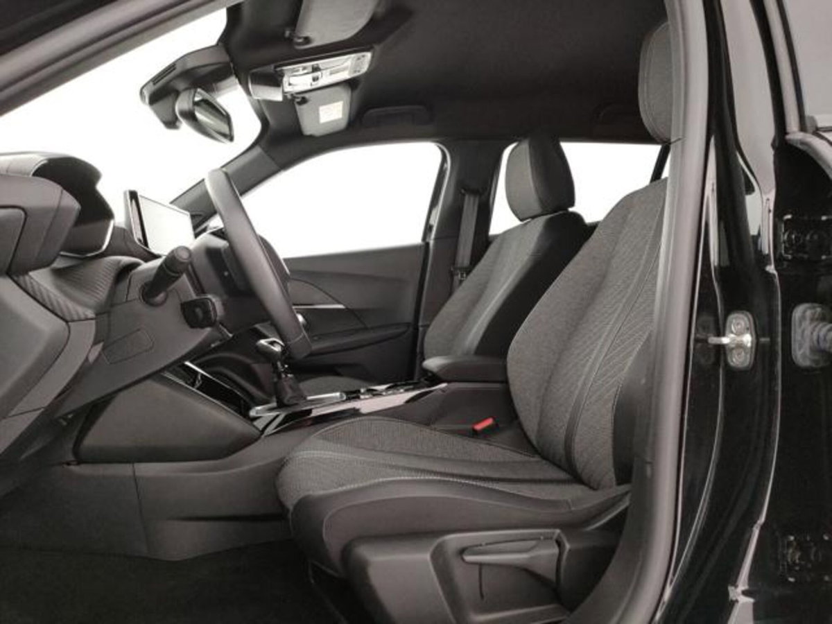 Peugeot 2008 PureTech 100 S&S Allure (5)