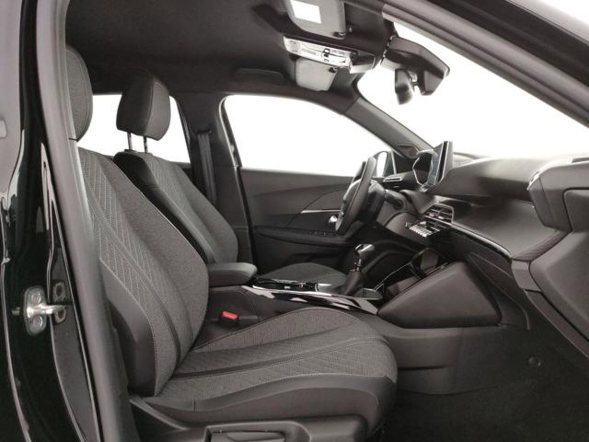 Peugeot 2008 PureTech 100 S&S Allure (6)