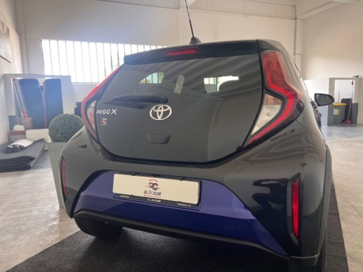Toyota Aygo X 1.0 VVT-i 72 CV 5 porte Limited Air (4)
