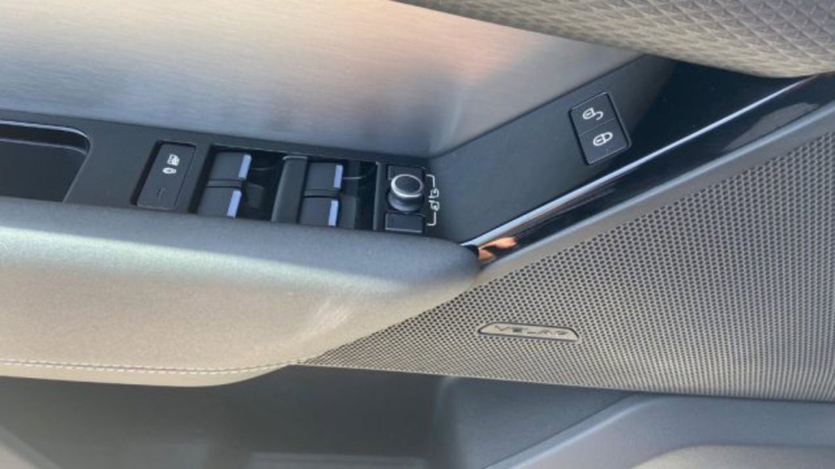 Land Rover Range Rover Velar 3.0 V6 SD6 300 CV R-Dynamic (17)