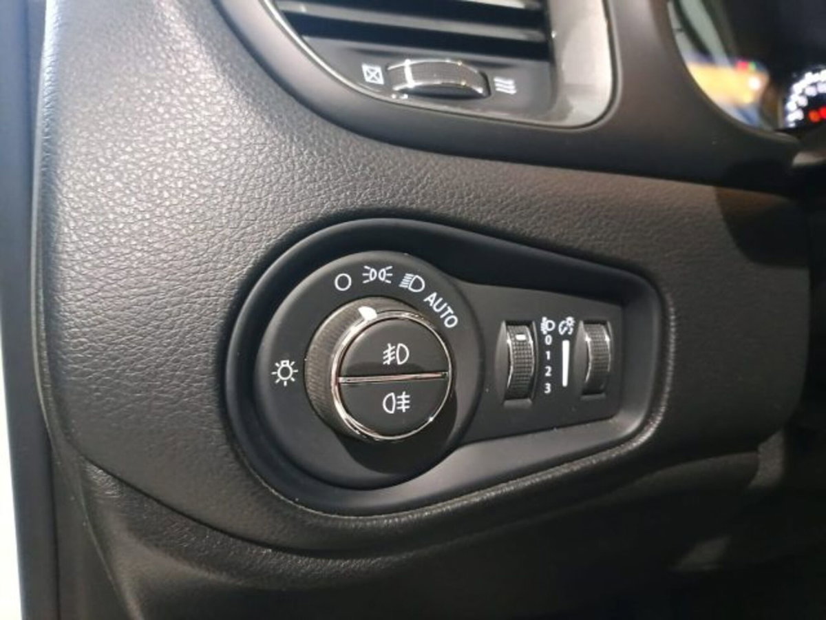 Jeep Renegade 1.6 Mjt 130 CV Limited (15)