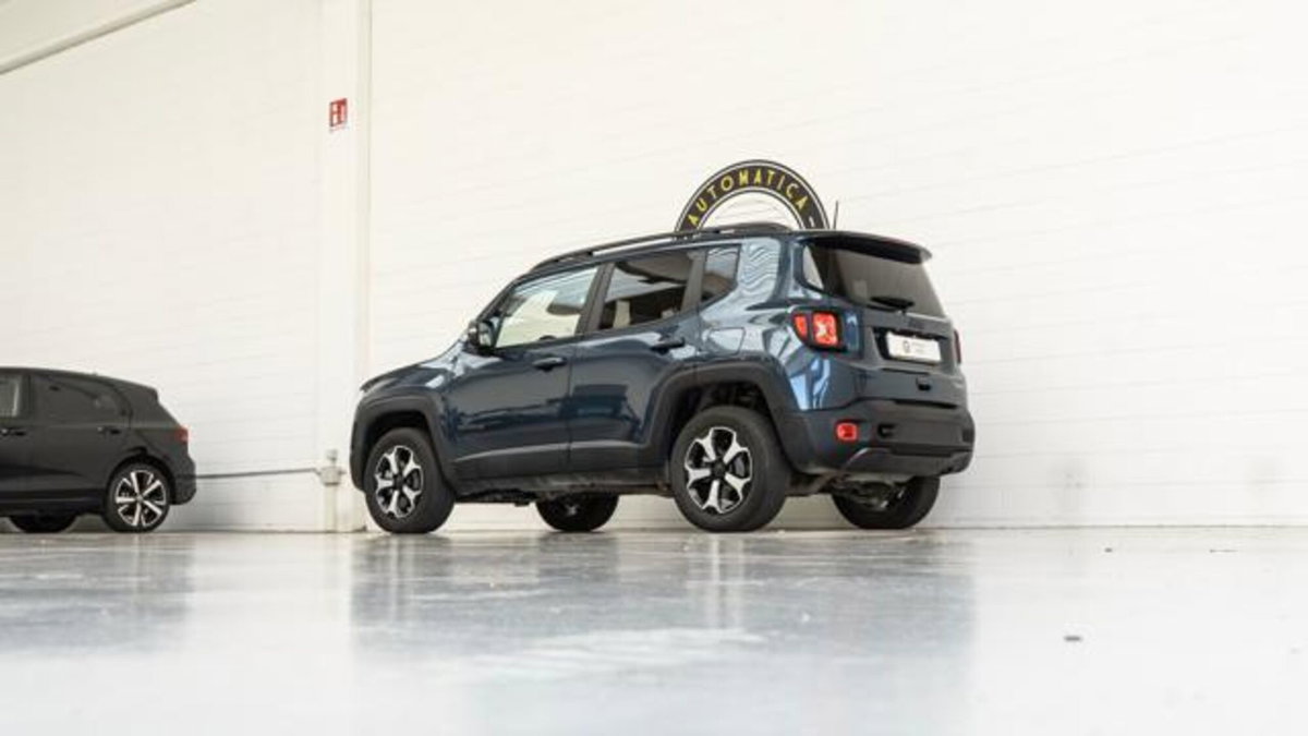 Jeep Renegade 1.3 t4 phev Trailhawk 4xe at6 (19)