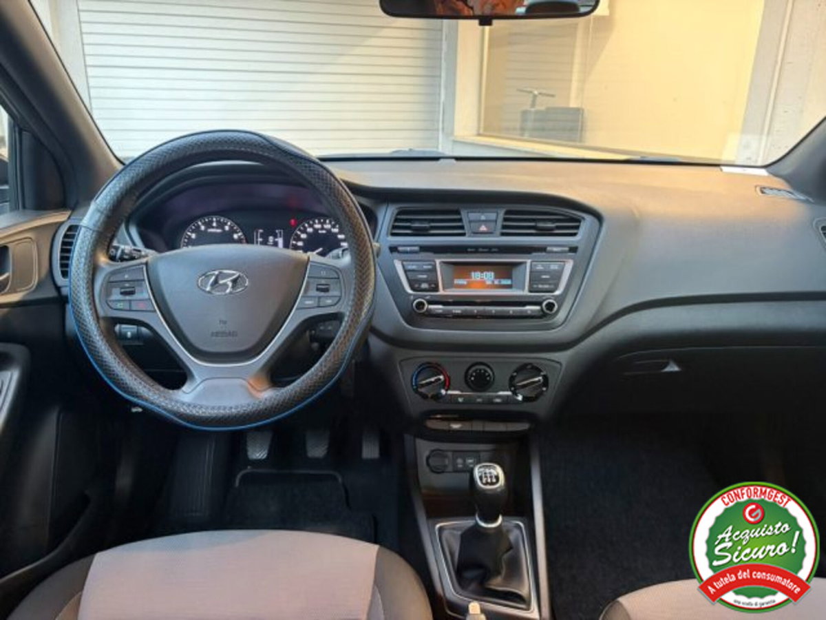 Hyundai i20 1.2 5 porte Classic (10)