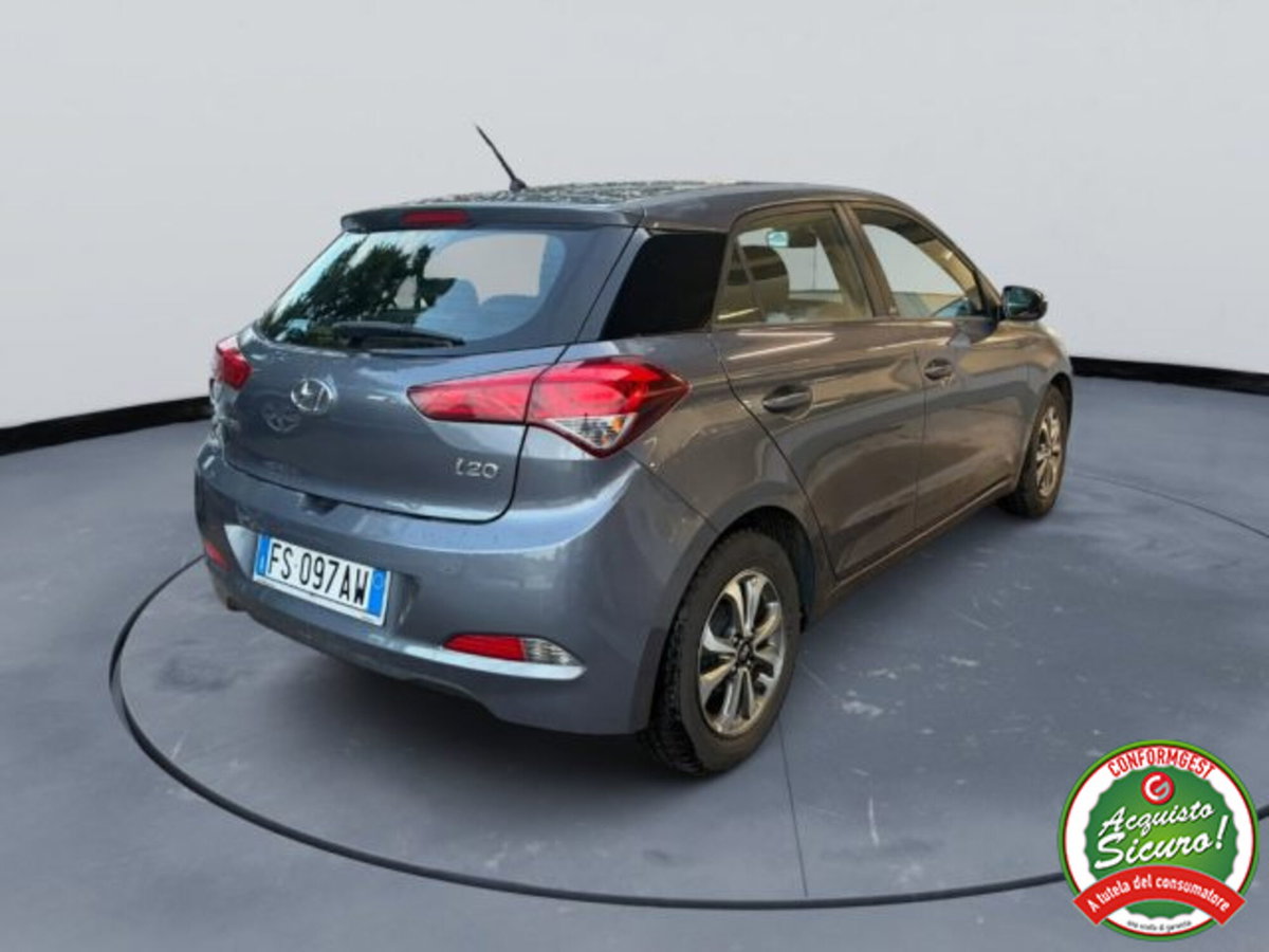 Hyundai i20 1.2 5 porte Classic (2)