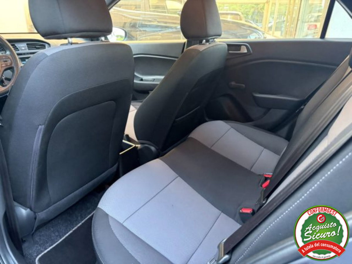 Hyundai i20 1.2 5 porte Classic (9)