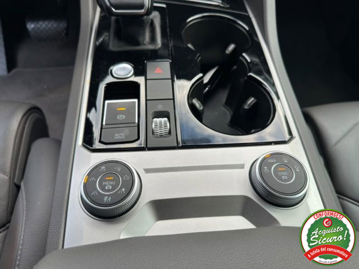 Volkswagen Touareg 3.0 V6 TDI SCR Atmosphere (16)