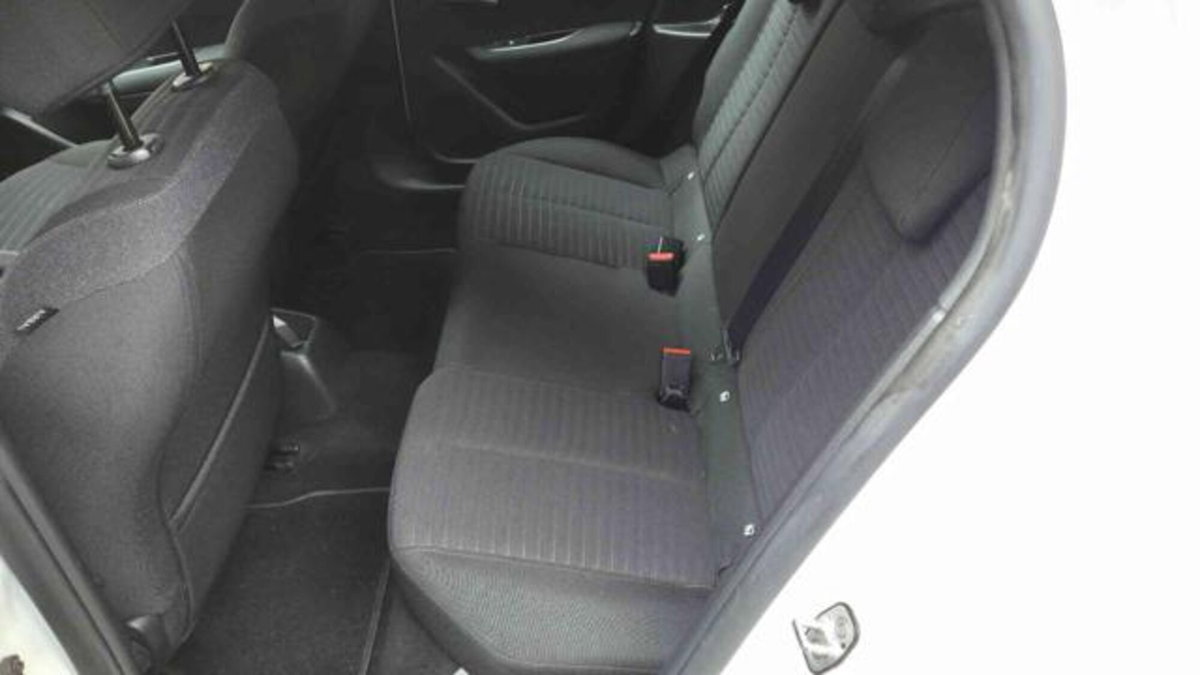 Peugeot 208 1.2 puretech Active s&s 75cv (12)