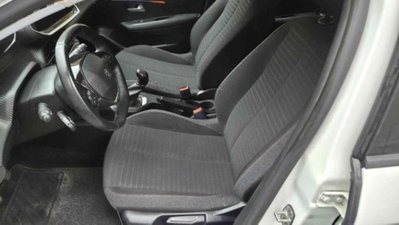 Peugeot 208 1.2 puretech Active s&s 75cv (8)