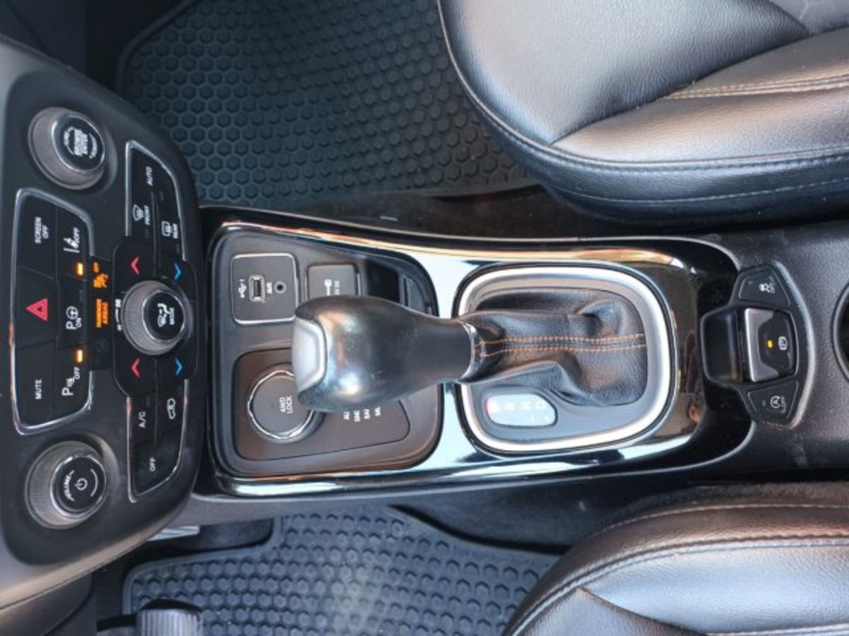 Jeep Compass 2.0 Turbodiesel Limited (12)