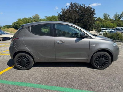 Lancia Ypsilon 1.0 FireFly 5 porte S&S Hybrid Silver Plus (8)