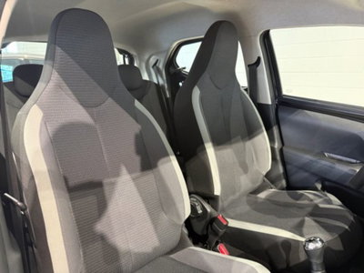 Toyota Aygo 1.0 VVT-i 72 CV 5 porte x-play (13)