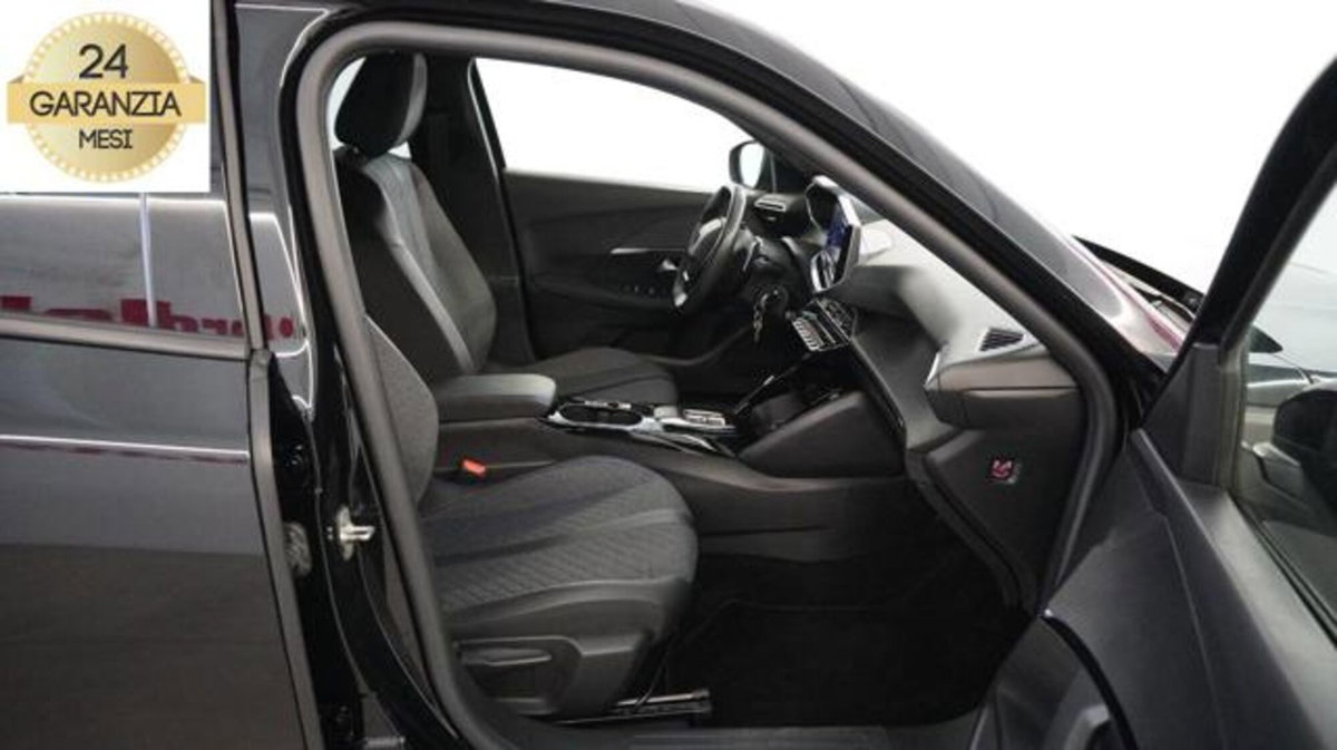 Peugeot 2008 PureTech 130 S&S EAT8 Allure Pack (14)