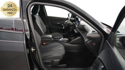 Peugeot 2008 PureTech 130 S&S EAT8 Allure Pack (14)