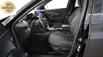 Peugeot 2008 PureTech 130 S&S EAT8 Allure Pack (9)
