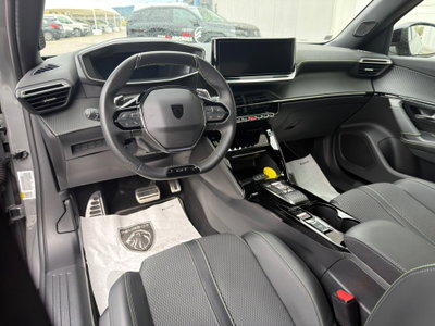 Peugeot 2008 PureTech 130 S&S EAT8 GT (13)