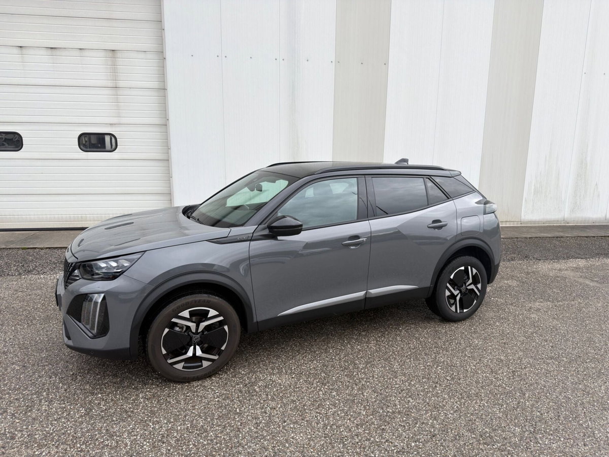 Peugeot 2008 PureTech 130 S&S EAT8 GT (2)
