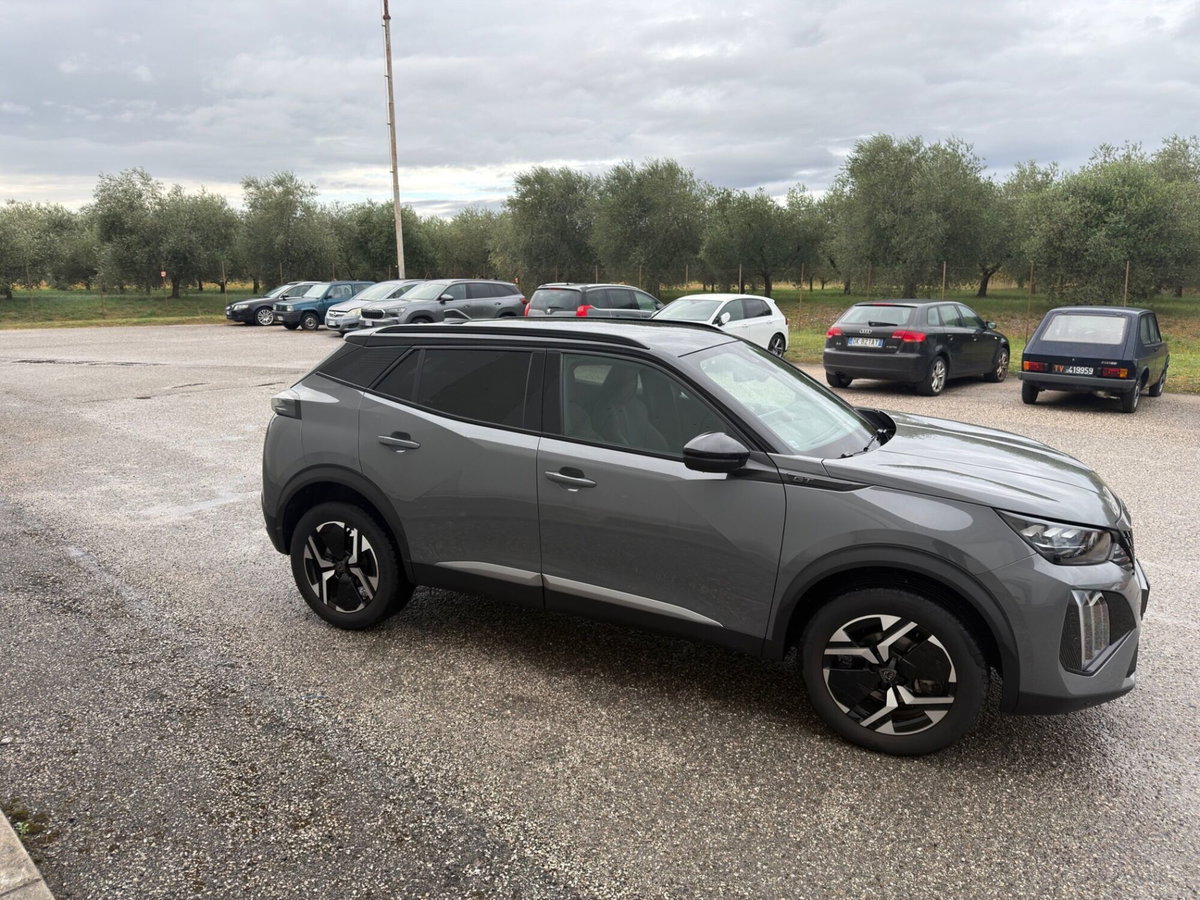 Peugeot 2008 PureTech 130 S&S EAT8 GT (6)