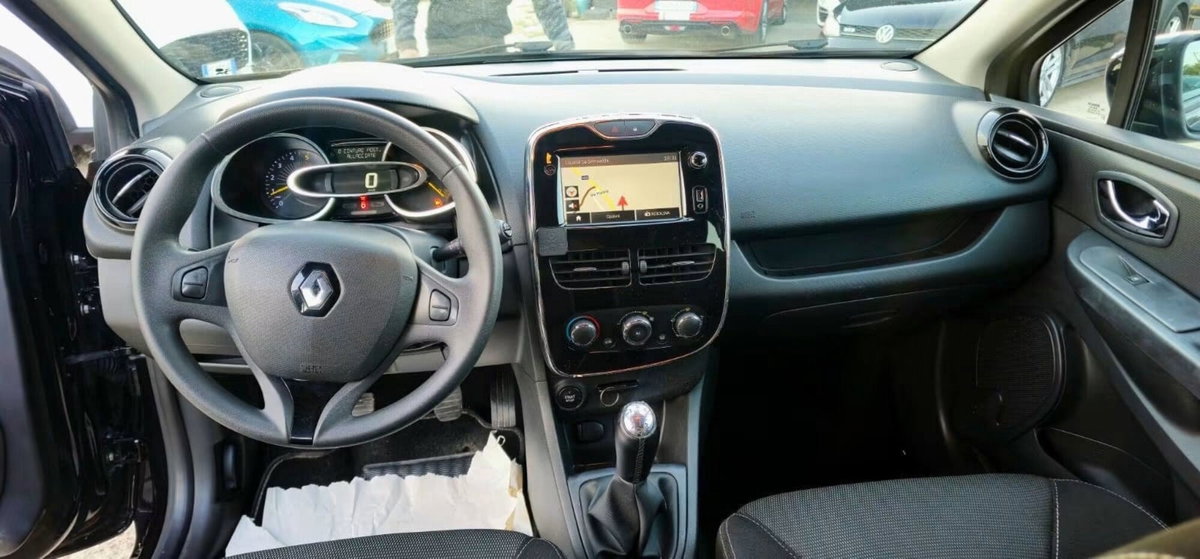 Renault Clio 1.5 dCi 8V 75CV 5 porte Live (9)
