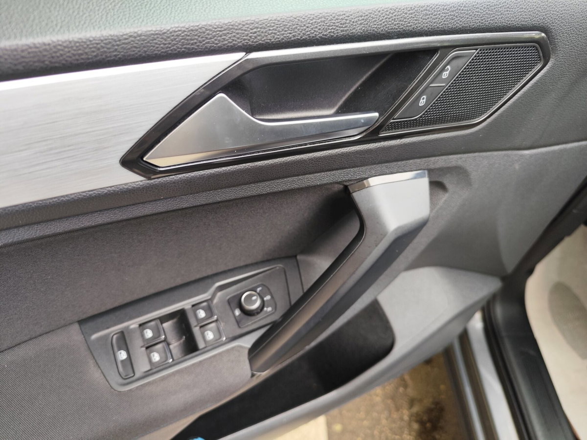 Volkswagen Tiguan Allspace 2.0 tdi R-Line 150cv dsg (11)