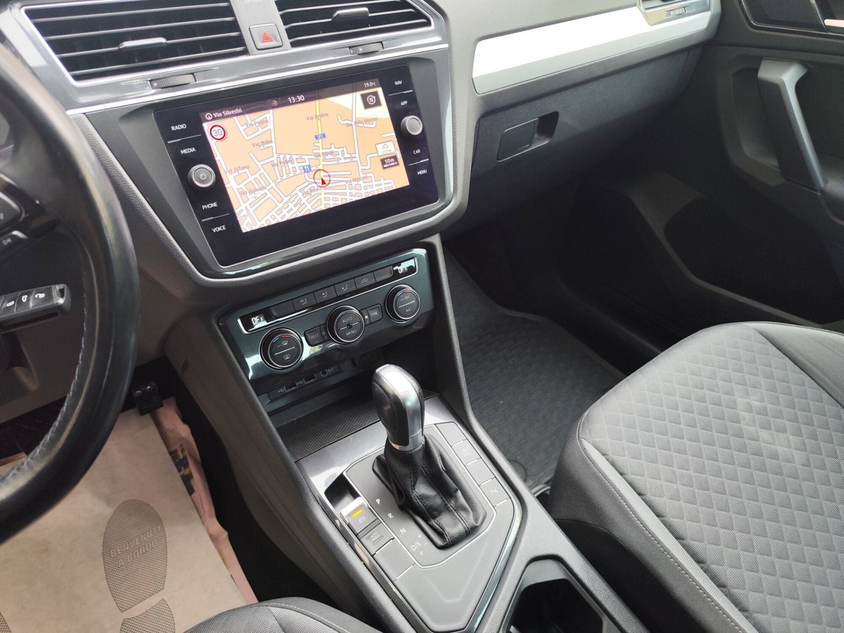 Volkswagen Tiguan Allspace 2.0 tdi R-Line 150cv dsg (16)