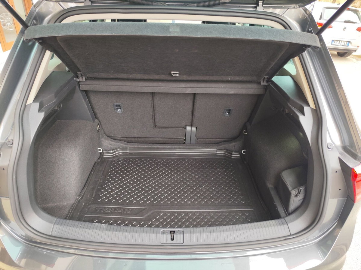 Volkswagen Tiguan Allspace 2.0 tdi R-Line 150cv dsg (20)