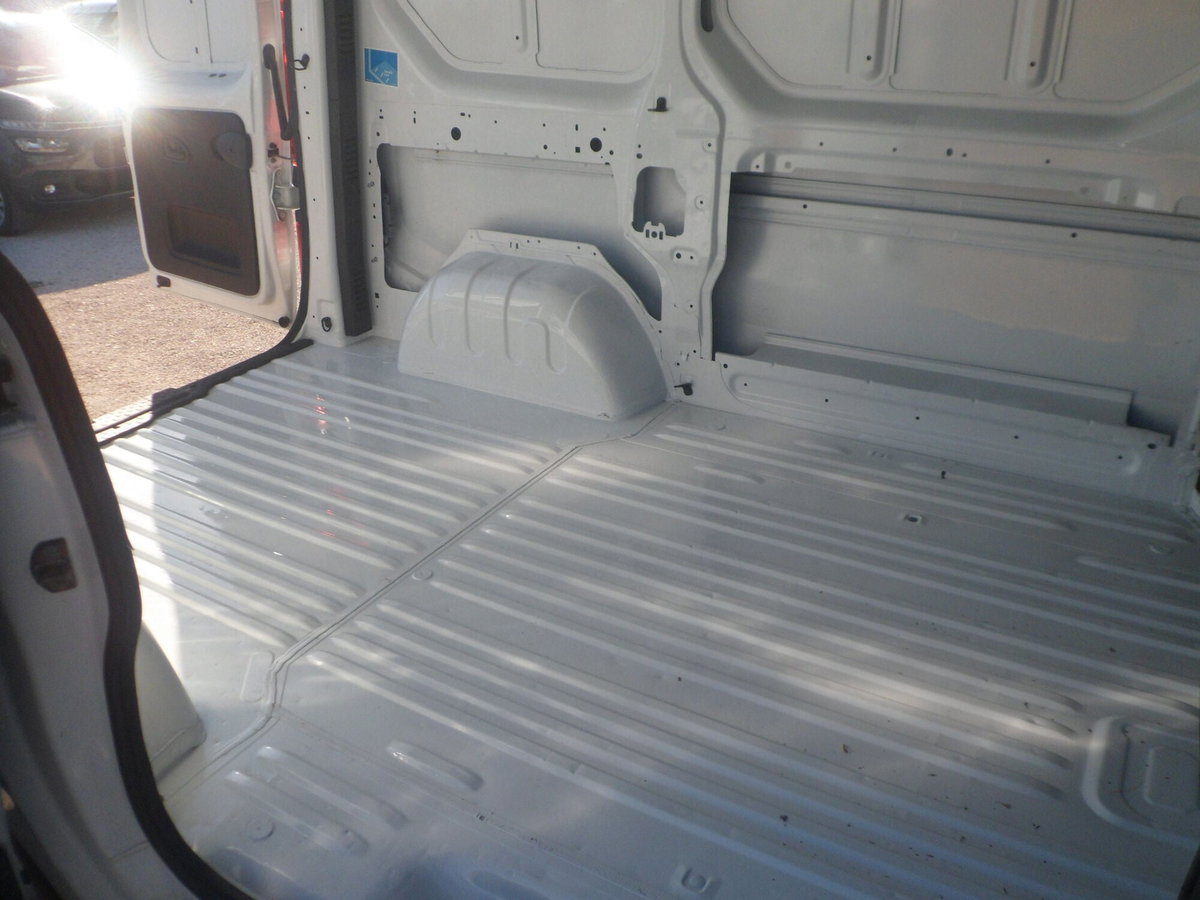 Renault Trafic Furgone T27 1.6 dCi 120CV S&S PC-TN Furgone (9)