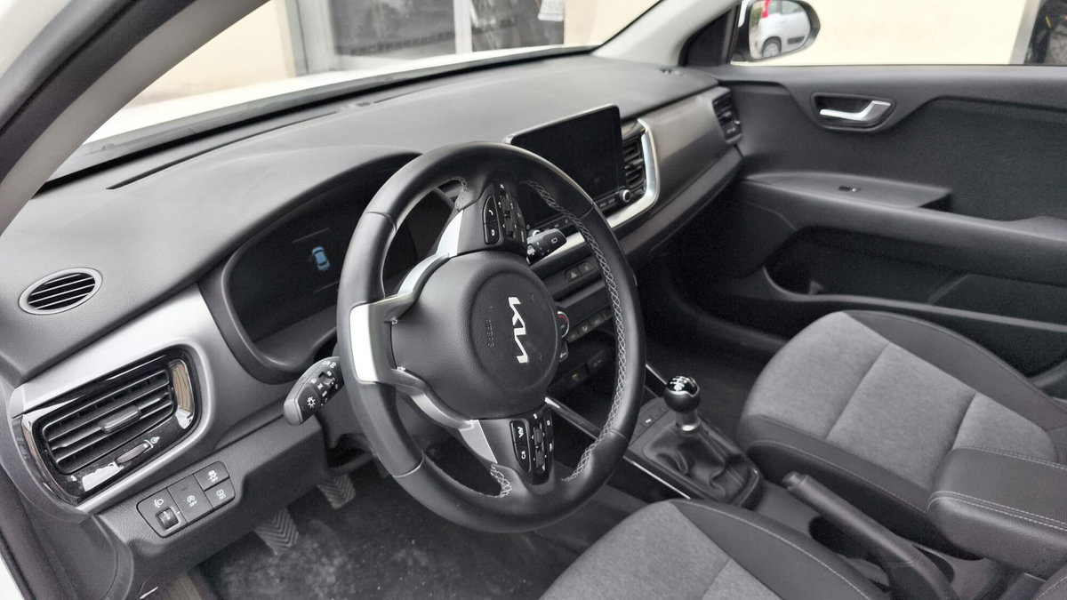Kia Stonic 1.2 mpi Style 79cv (7)