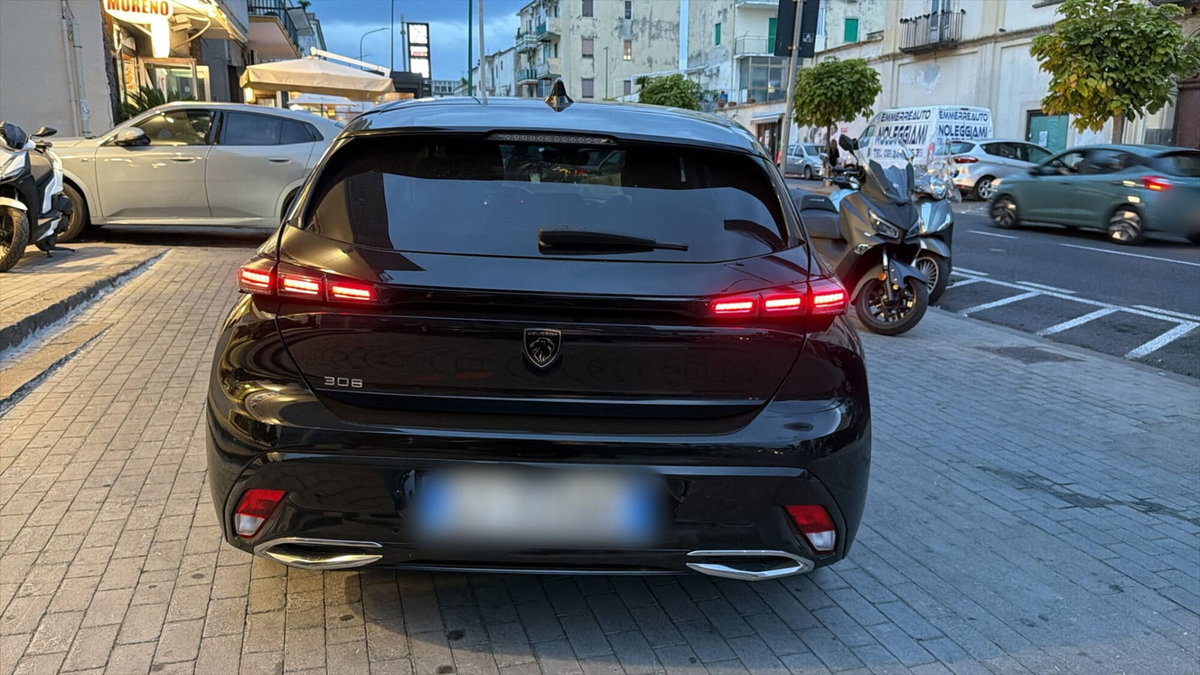 Peugeot 308 PureTech Turbo 130 S&S Allure Pack (6)
