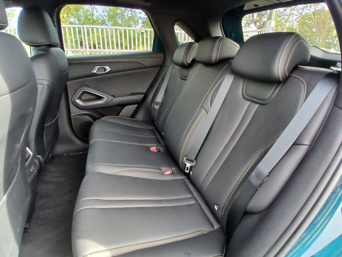 Byd Atto 2 DM-i 1.5 phev Boost 212cv (17)