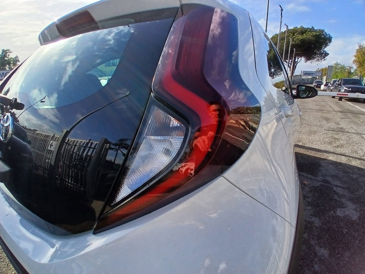Toyota Aygo X 1.0 VVT-i 72 CV 5p. Undercover S-CVT (12)