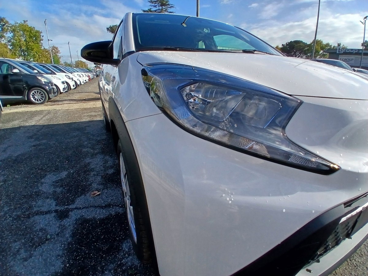 Toyota Aygo X 1.0 VVT-i 72 CV 5p. Undercover S-CVT (9)